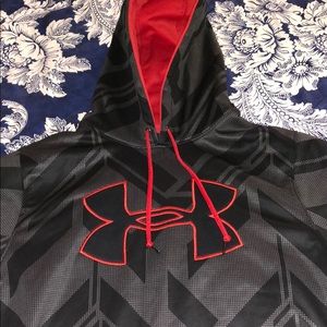Under Armour Hoodie Medium. Never worn Brand-new.